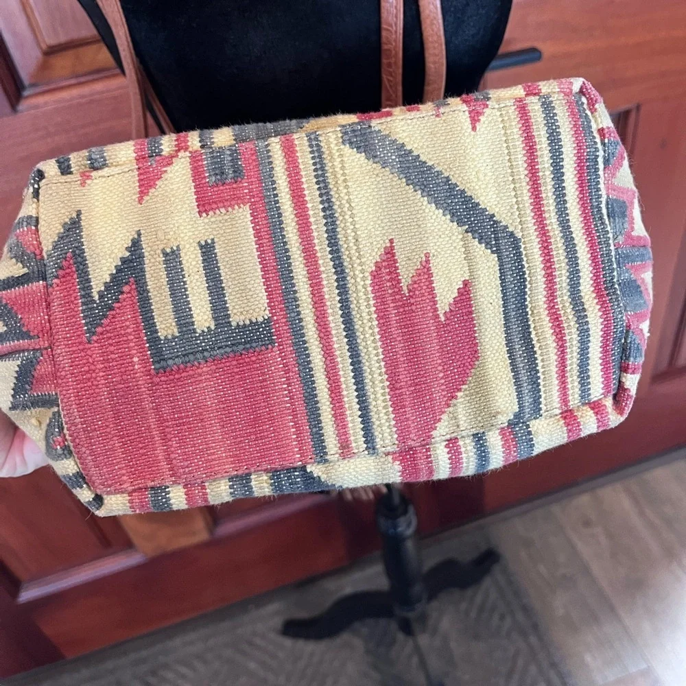 VINTAGE BOHO Western Kilim Crossbody Bucket Bag Leather Embossed Strap & Tassel - Picture 6 of 11